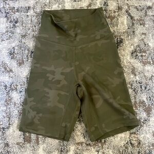 Ptula stealth short 8”